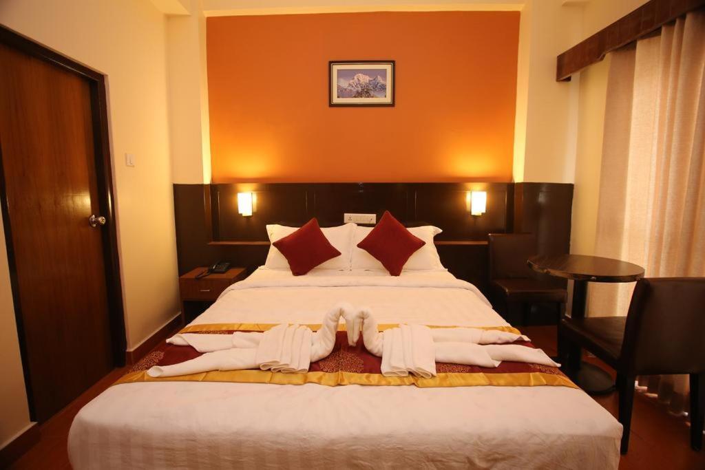 Hotel Eco Tree Pokhara Luaran gambar